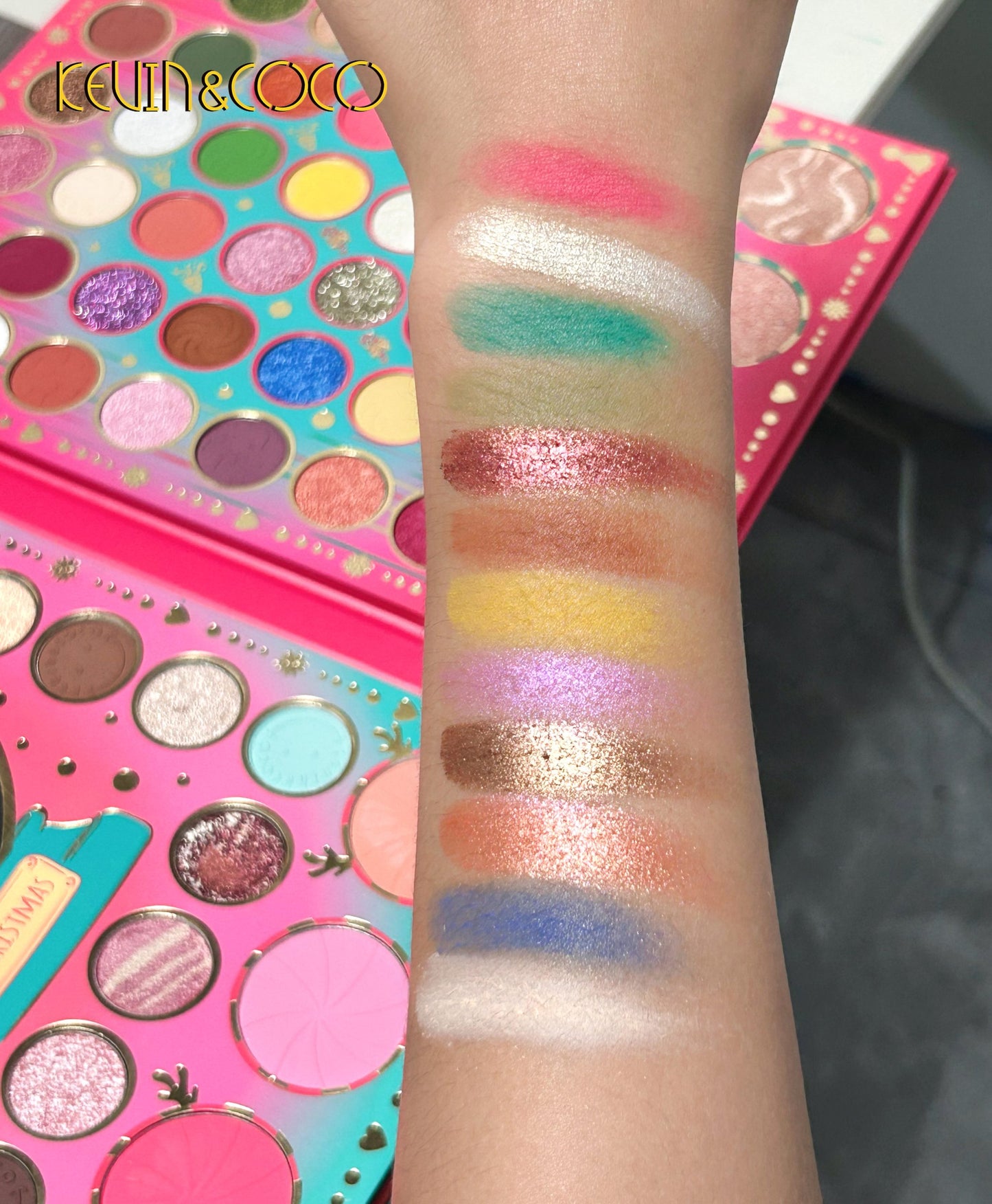 KEVIN & COCO - 72 Colors Christmas Green Bubble Eyeshadow Palette