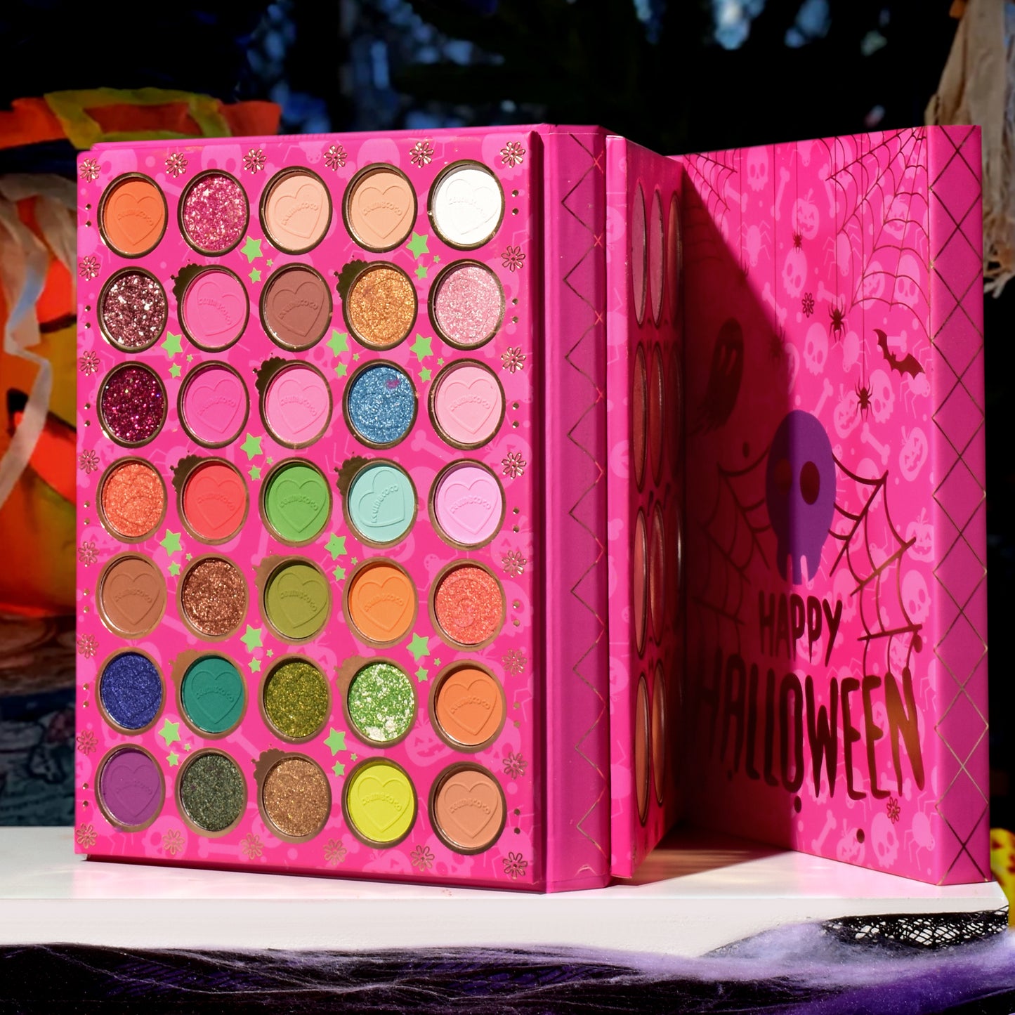 KEVIN & COCO - 117 Halloween Black Bat Colors Eyeshadow Palette