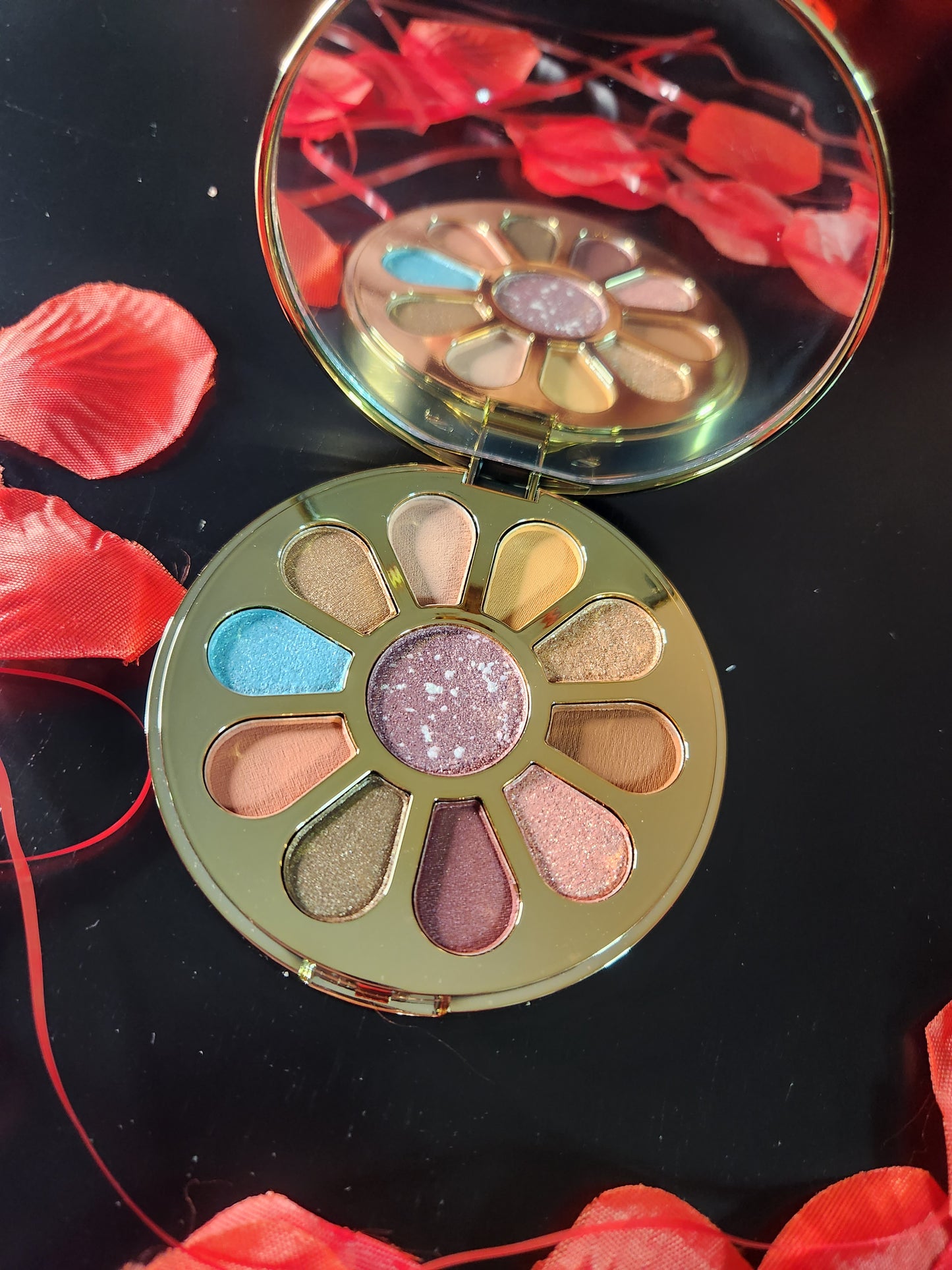 Flower Eyeshadow Palette - 11 Colors