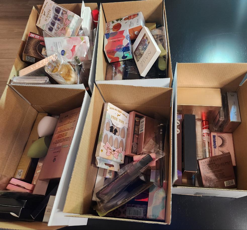 Makeup Beauty Scoop - Surprise Box