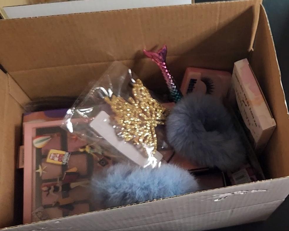 Example 15 PCS with freebies 😊