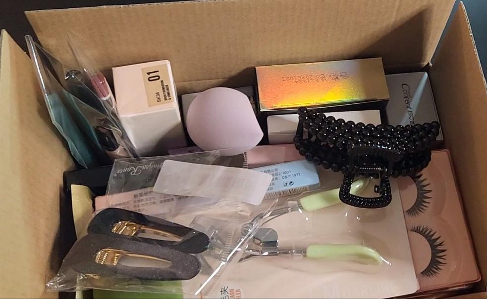 Example 25 PCS with freebies 😊