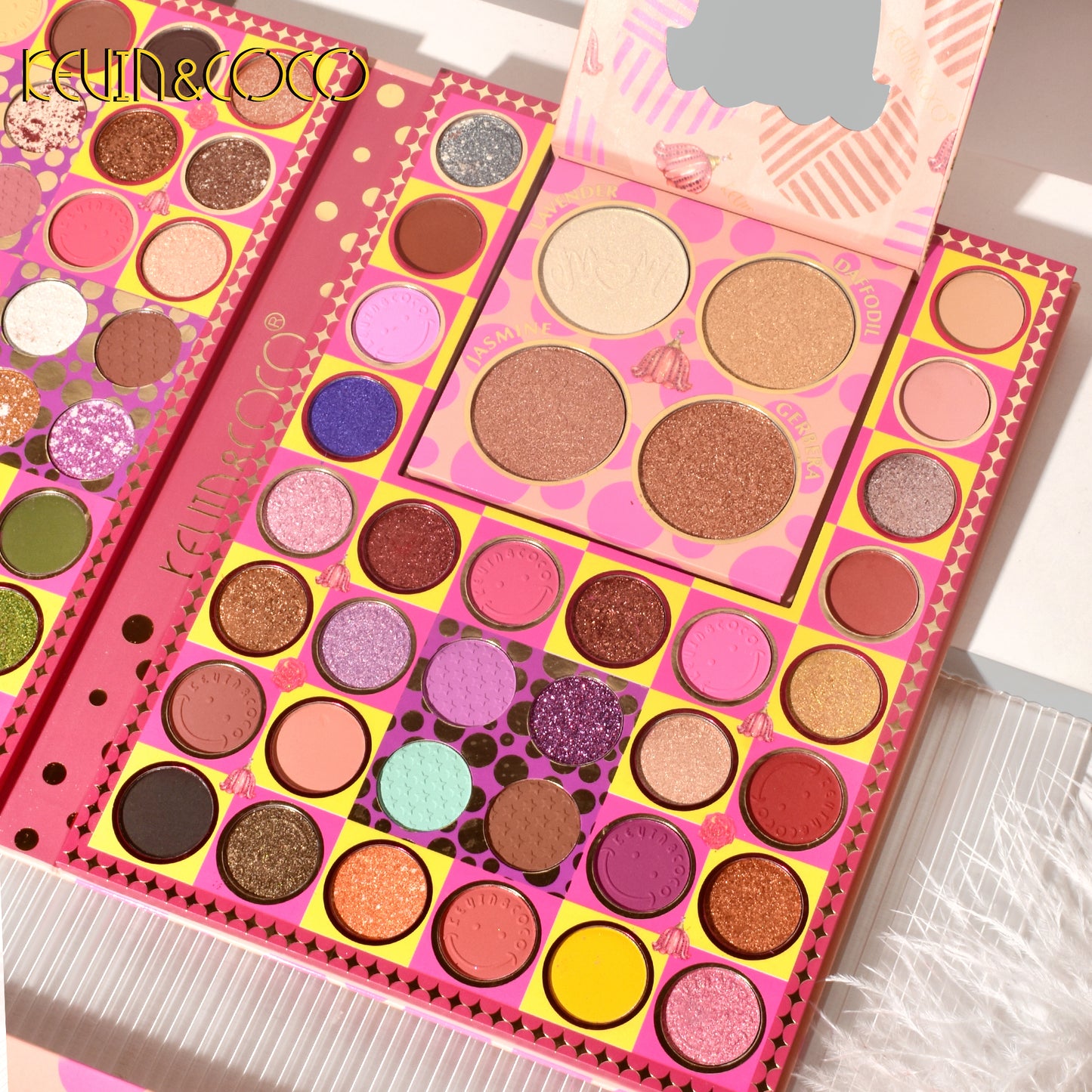 KEVIN & COCO - 84 Colors Queen of Wave Points Eyeshadow Palette