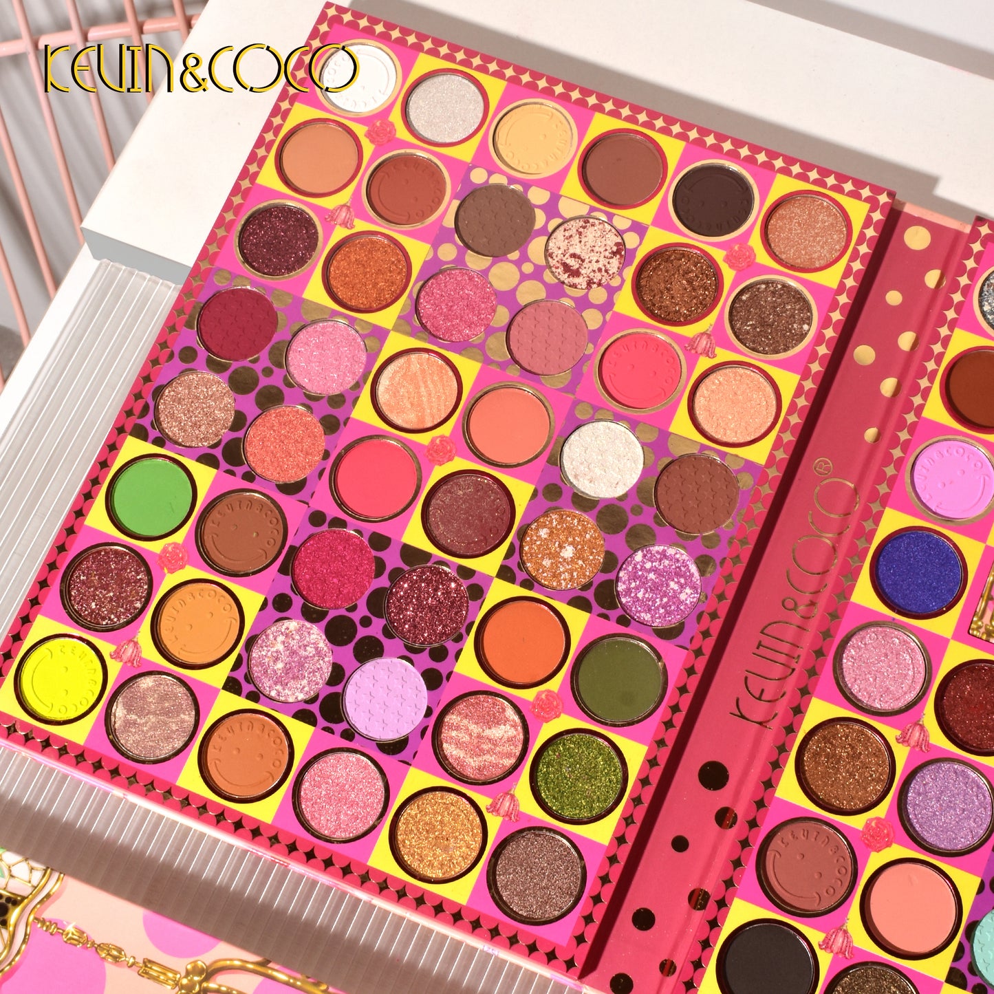 KEVIN & COCO - 84 Colors Queen of Wave Points Eyeshadow Palette